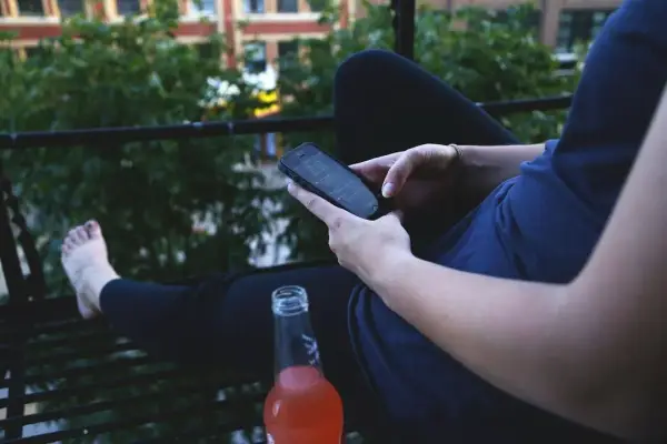 Jak piją Polki i co kryje się za ich nawykami alkoholowymi?
